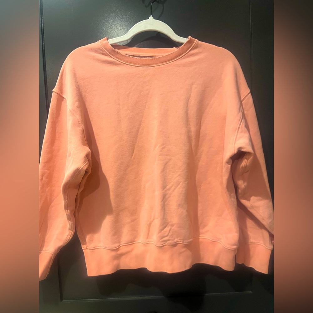 Super adorable peach crew neck from American eagle